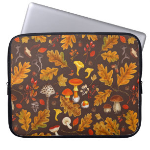 Waldpilze und Herbstflora in Braun Laptopschutzhülle