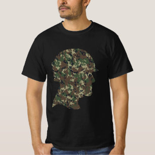 Waldtarnsoldat mit Helm T-Shirt