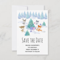 Waldtiere tanzen um einen Bäume herum