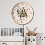 Waldtiere Uhr<br><div class="desc">Bringen Sie den Zauber des Waldes mit unserer Waldtieruhr in Ihre Zuhause. Diese Uhr ist mit bezaubernden Illustrationen von Waldkreaturen inmitten einer üppigen Waldlandschaft geschmückt und fügt jedem Raum in Ihrem Haus eine skurrile Touch hinzu. Mit Präzision und Liebe zum Detail erobert unsere Uhr den spielerischen Geist des Waldes mit...</div>