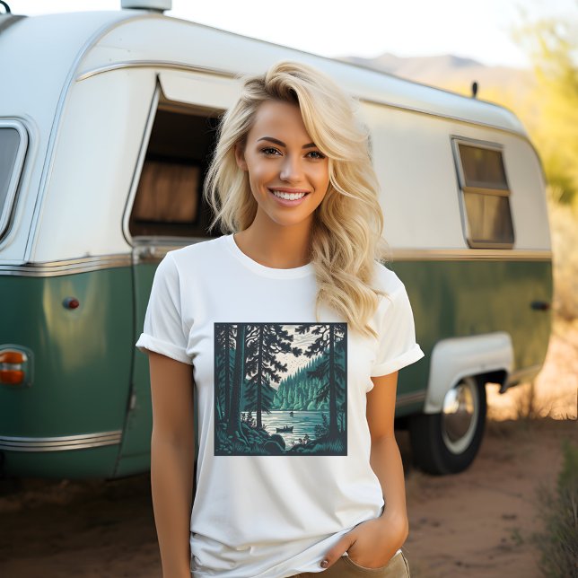 Waldwälder Natur Vintage Nördliche Landschaft T-Shirt (A contemporary print of a northern forest, lake, and canoe. Perfect for nature lovers.)