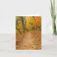 "Waldweg durch Holz im Herbst "