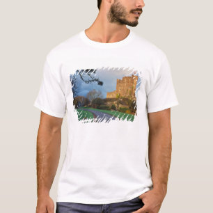 Wales - Ein privates walisisches Schloss nahe St. T-Shirt