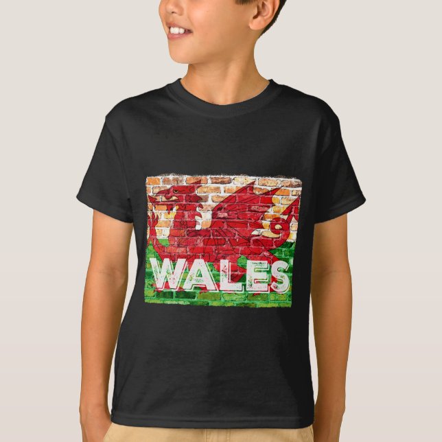 Wales Flag auf Brick T-Shirt (Vorderseite)