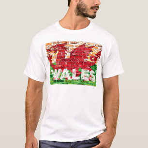 Wales Flag auf Brick T-Shirt