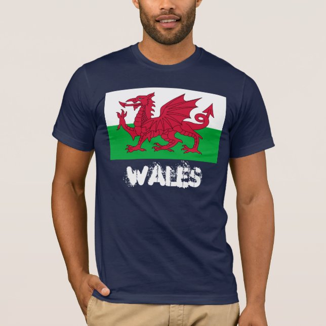 Wales mit walisischer Flagge T-Shirt (Vorderseite)