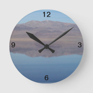 Walker Lake Mirror Image Runde Wanduhr