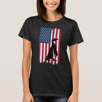 Walking Pinguin Bird Silhouette American Flag USA T-Shirt