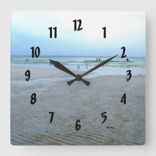 Walking Siesta Keys Along The Tides Quadratische Wanduhr