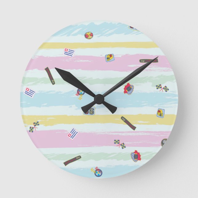 Wall Clock – Sports & Stripes Pastel Racing Design Runde Wanduhr (Vorderseite)