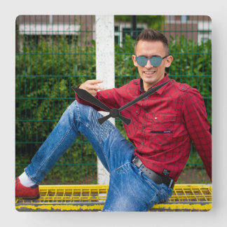 Wall-Uhr mit gutem Blick Quadratische Wanduhr