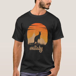Wallaby Tier heiß im Berg in der Natur T-Shirt