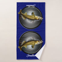 Walleye Pikes über tiefblauer Hintergrund