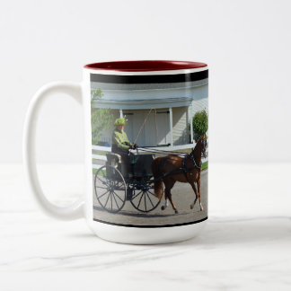 Walnuss-Hügel-Wagen, der Pferdeshow fährt Zweifarbige Tasse