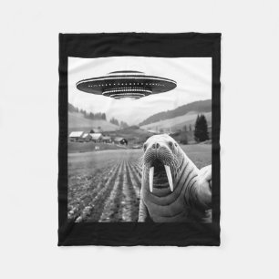 Walross-Selfie mit UFO lustige Walross-Frau Mann K Fleecedecke