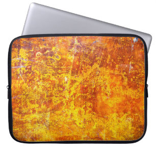 Wand aus abstrakt orangefarbenem Beton, Laptopschutzhülle