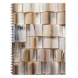 Wand der Bücher dekoriert