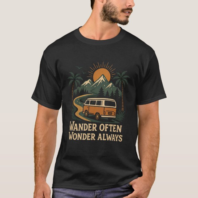 Wander Often Wonder Always – Retro Van tshirt (Vorderseite)