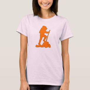 Wanderer-Silhouette-Emblem-grafischer T-Shirt