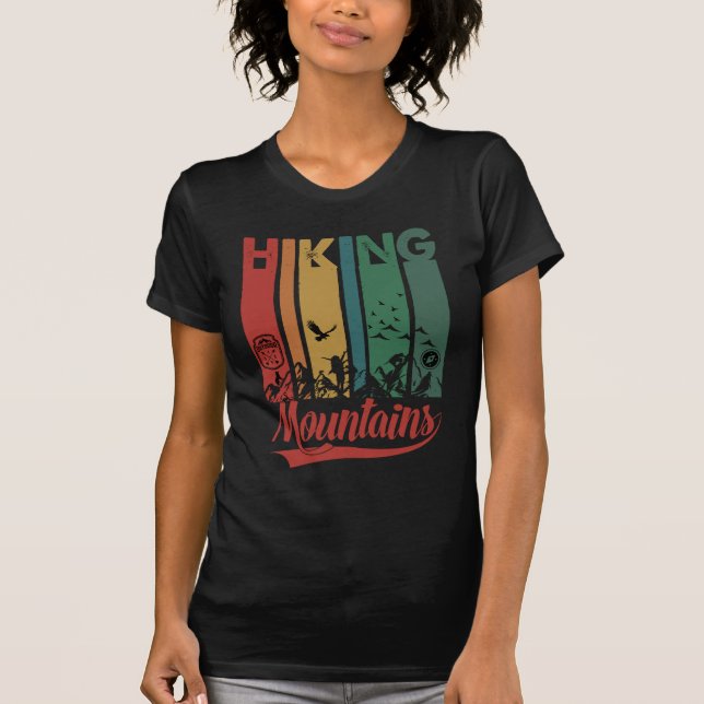 Wandergebirge im Retrostil T-Shirt (Vorderseite)