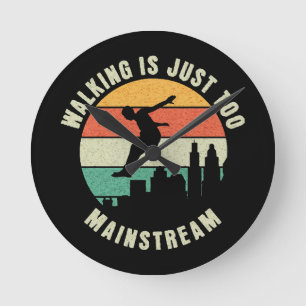 Wandern ist einfach zu Mainstream Runde Wanduhr