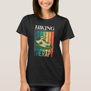 Wandern ist meine Therapie Retro Hiker T-Shirt