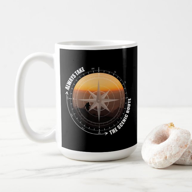 Wandern Sie immer auf der landschaftlich schönsten Kaffeetasse (Mit Donut)