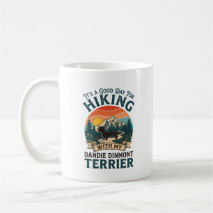 Wandernder Dandie Dinmont Terrier Hund Berge Sonne Kaffeetasse