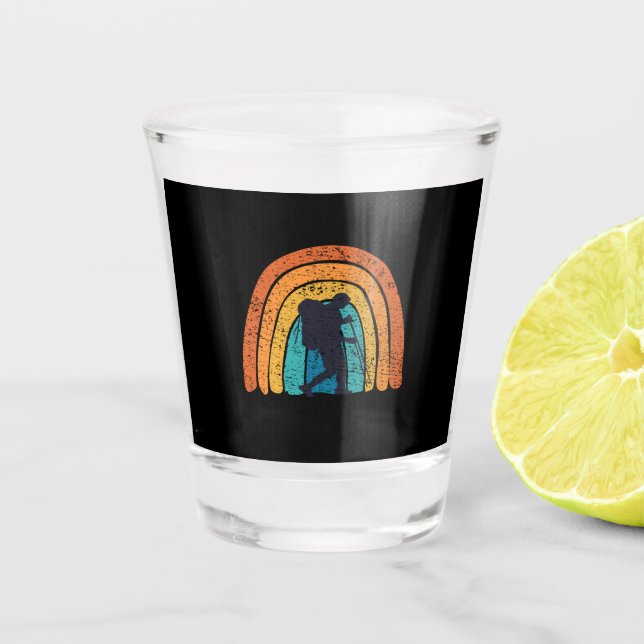 Wandernder Wanderer Retro Schnapsglas (Vorderseite)