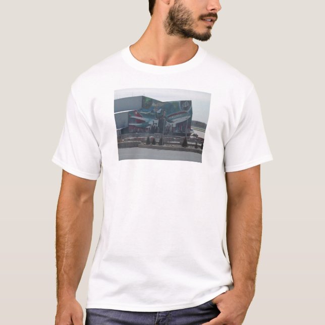 Wandgemälde von Northwest Airlines auf einem T-Shirt (Vorderseite)