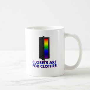 Wandschränke sind für Kleidung Kaffeetasse