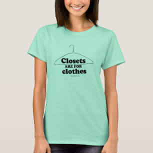 WANDSCHRÄNKE SIND FÜR KLEIDUNG T-Shirt