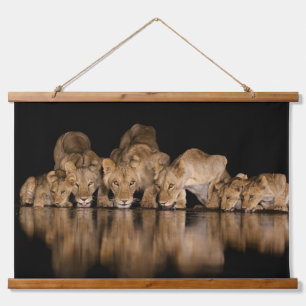  WANDTEPPICH MIT HOLZRAHMEN