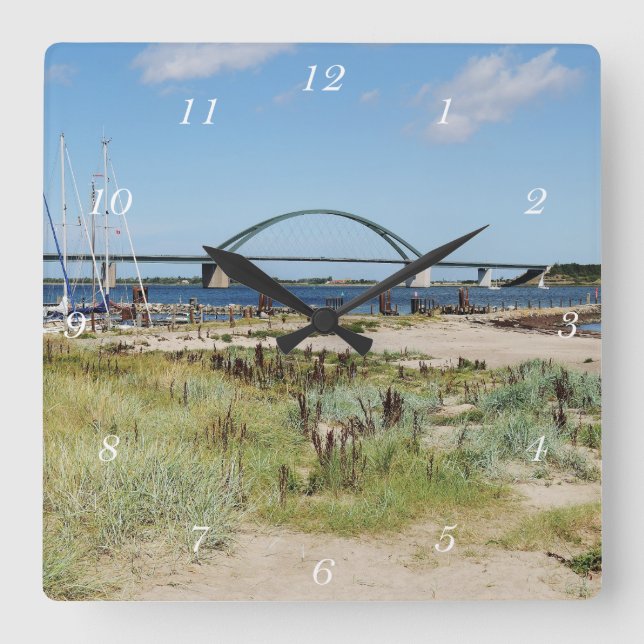 Wanduhr Fehmarnsundbrücke und Fehmarnsund (Vorderseite)