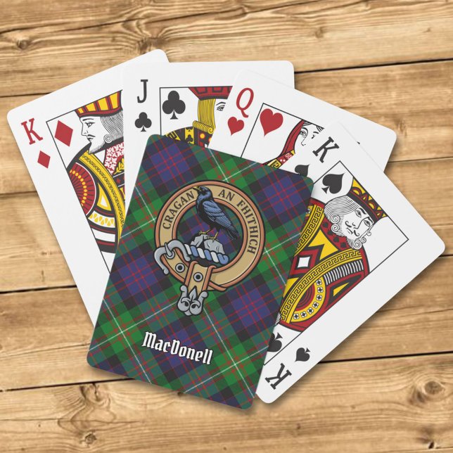 Wappen von Clan MacDonell of Glengarry über Tartan Spielkarten (Von Creator hochgeladen)