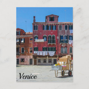 Warenkorb mit Kartons in Venedig Postkarte