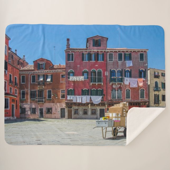 Warenkorb mit Kartons in Venedig Sherpadecke (Vorderseite (Horizontal))