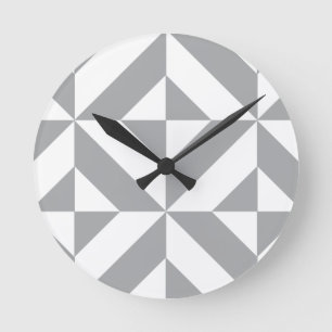 Warm Gray Geometric Deco Cube Pattern Runde Wanduhr