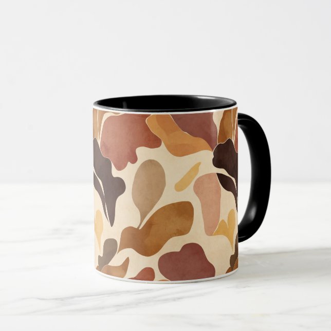 Warm Neutral Abstract Mug – Modern Organic Pattern Tasse (VorderseiteRechts)
