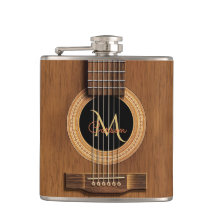 Warme hölzerne Akustikgitarre