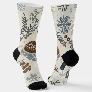 Warme Kakao- und Schneeflocken-Feiertagsdesign Socken
