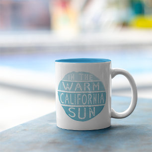 Warme kalifornische Sonne Vintage-Typografie Blau Zweifarbige Tasse
