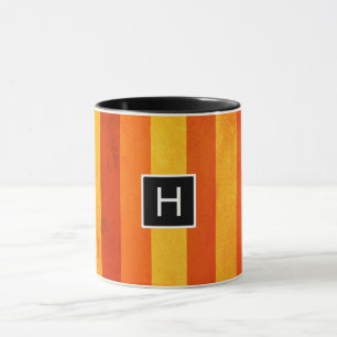Warme verwitterte orange rote Streifen Monogramm Tasse