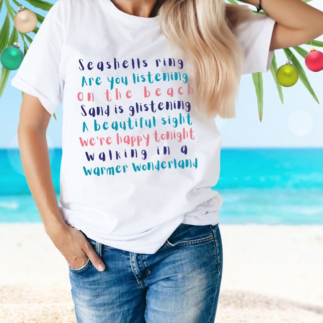Warmer Wonderland Typografy Beach Weihnachten T-Shirt (Von Creator hochgeladen)