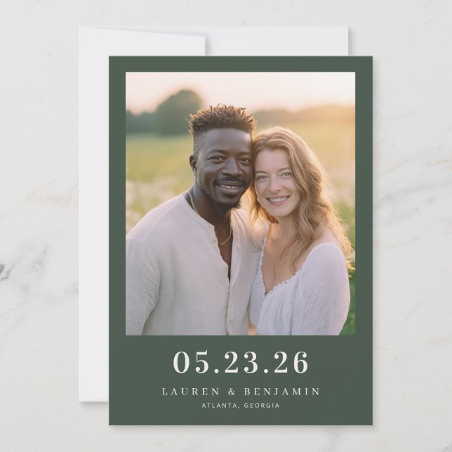 Warmes Dunkelgrün Candid-Foto Save The Date (Vorderseite)