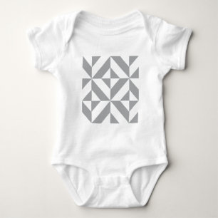 Warmgrau geometrisches Deco-Würfelmuster Baby Strampler