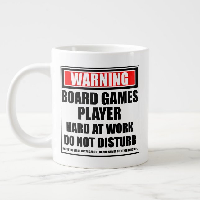 Warner-Board-Games-Player schwer am Arbeitsplatz Jumbo-Tasse (Links)
