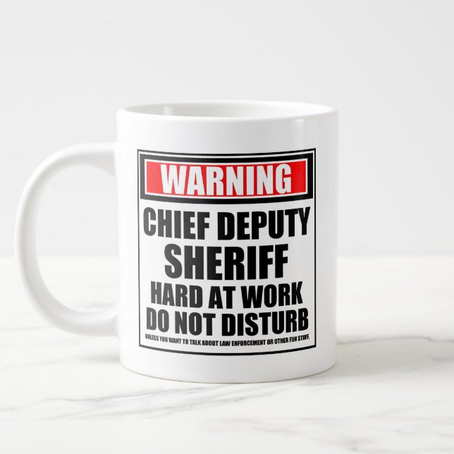 Warner-Chef Sheriff Hard at Work Jumbo-Tasse (Links)