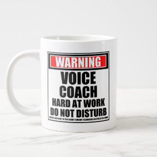 Warnung, dass der Sprachtrainer bei der Arbeit har Jumbo-Tasse