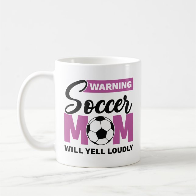 Warnung der Fußball-Mama Will Yell laut Kaffeetasse (Links)